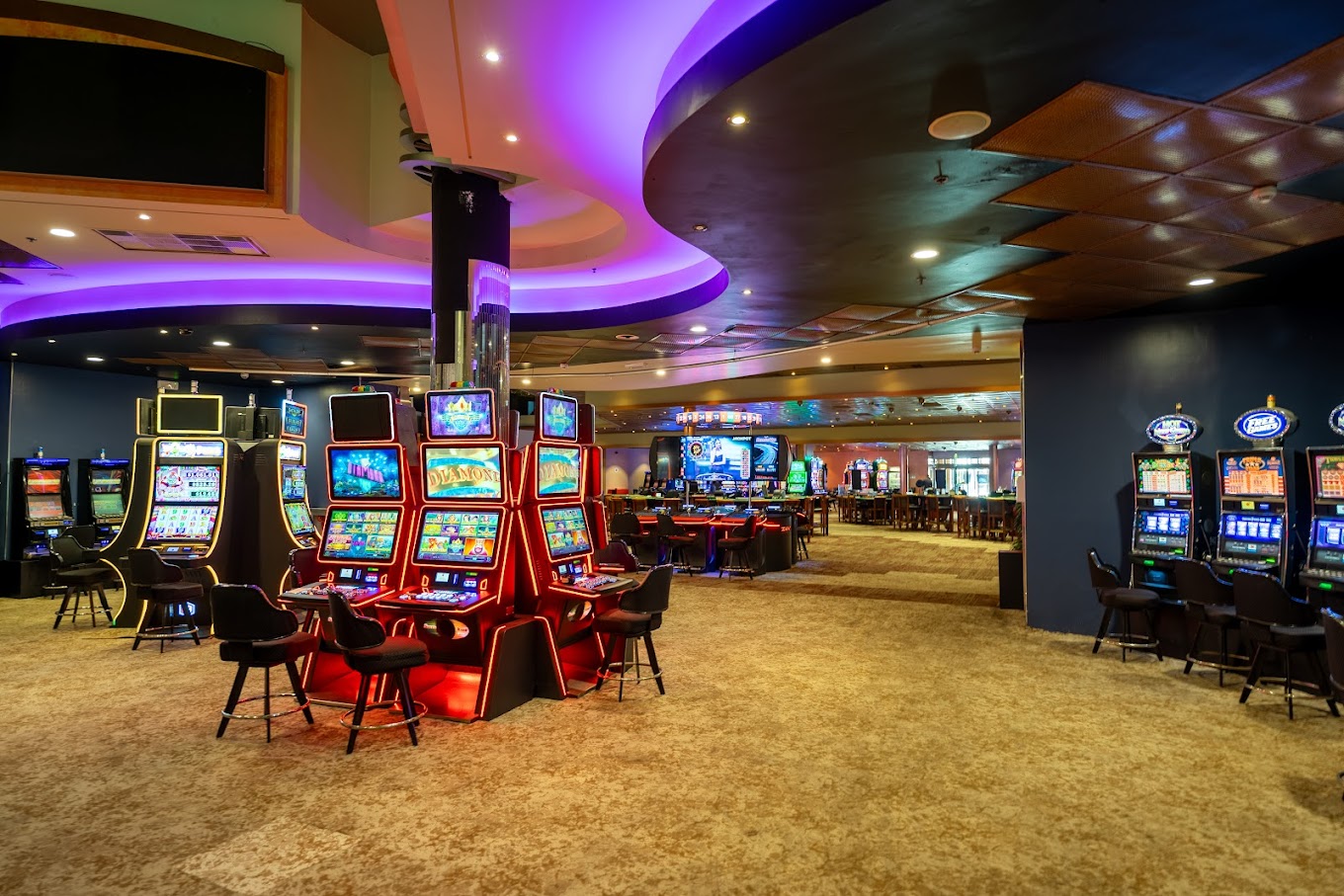 Casino Royale lobby overview